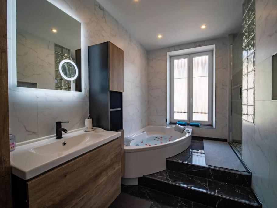 Mega Jeanne D'Arc Billard Baby Foot Logements Insolites Nancy Exterior foto